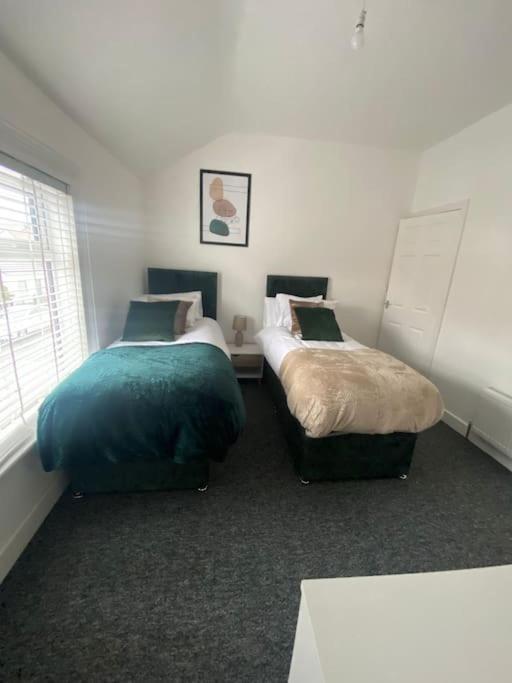 3-Bed Home From Home, Sleeps 6, Great For Contractors, Close To Gulliver'S Valley Theme Park, Free Parking, Hot Tub, Couple Retreat Sheffield Exterior photo