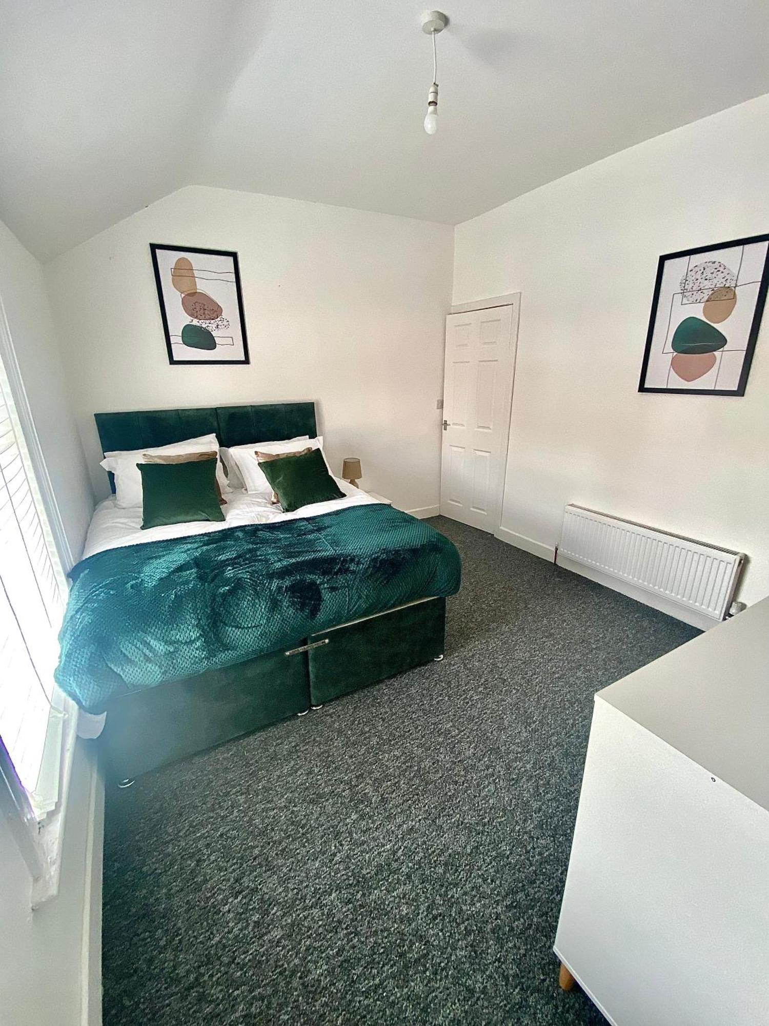 3-Bed Home From Home, Sleeps 6, Great For Contractors, Close To Gulliver'S Valley Theme Park, Free Parking, Hot Tub, Couple Retreat Sheffield Exterior photo
